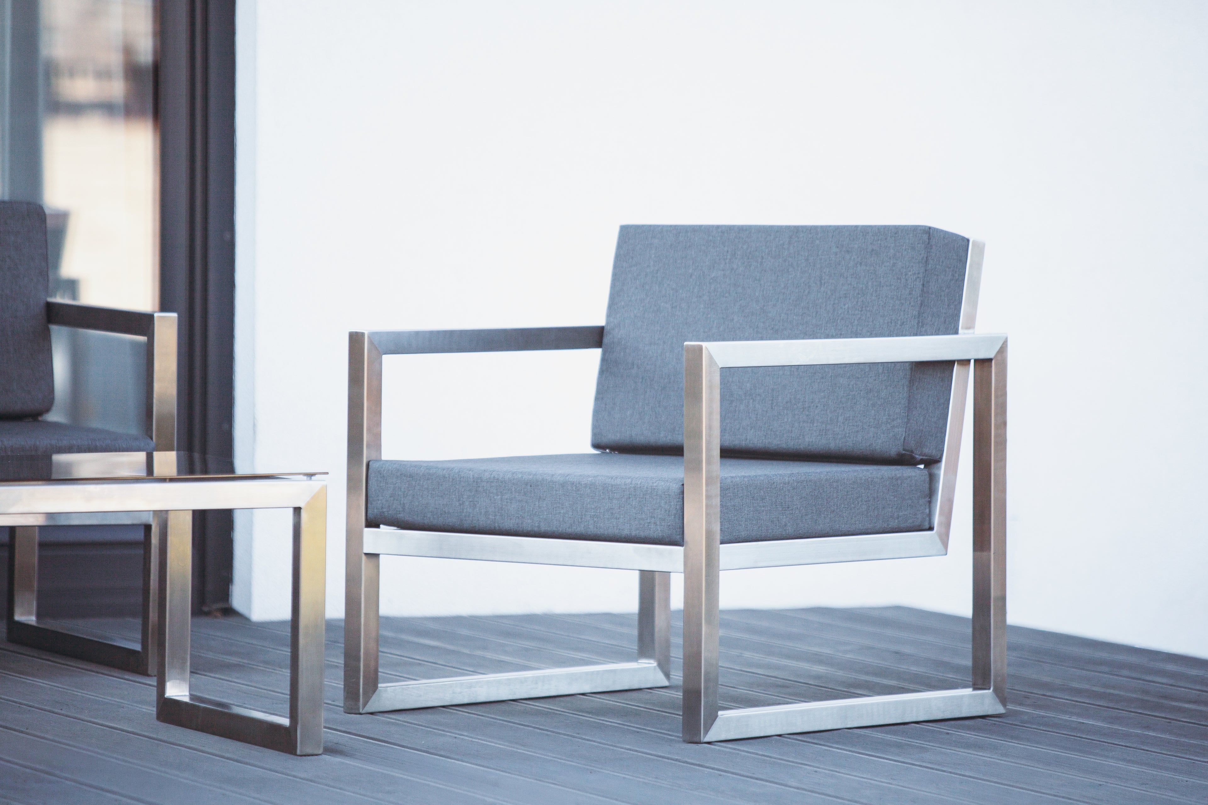 SUN LINE ARMCHAIR